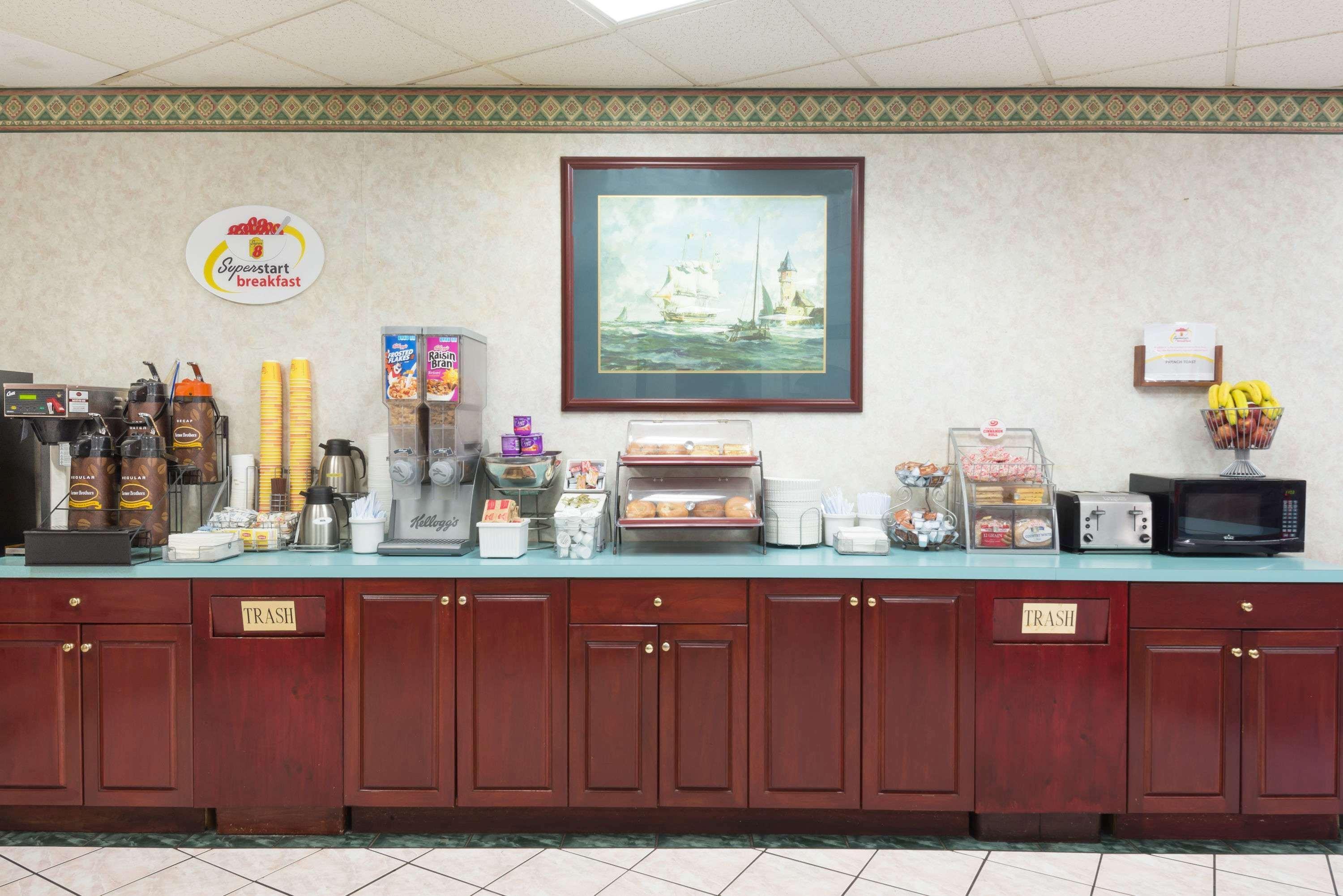 Super 8 By Wyndham West Greenwich/Providence Luaran gambar