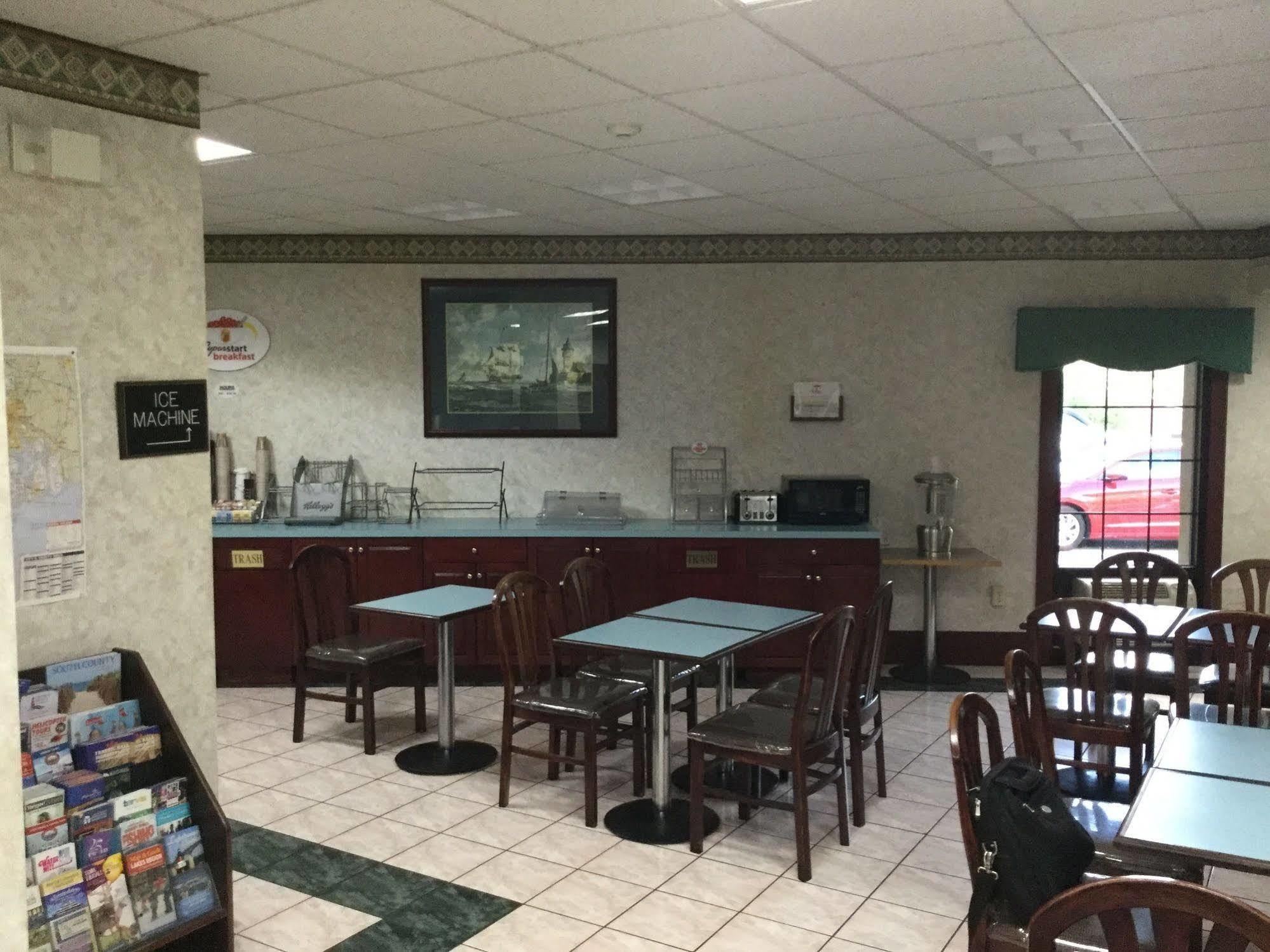 Super 8 By Wyndham West Greenwich/Providence Luaran gambar